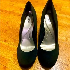 East 5th Black Formal Pumps